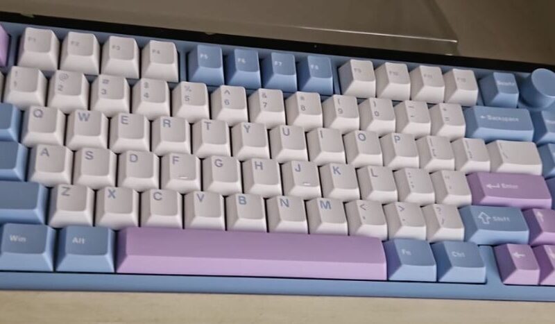 combo teclado, mouse y monitor