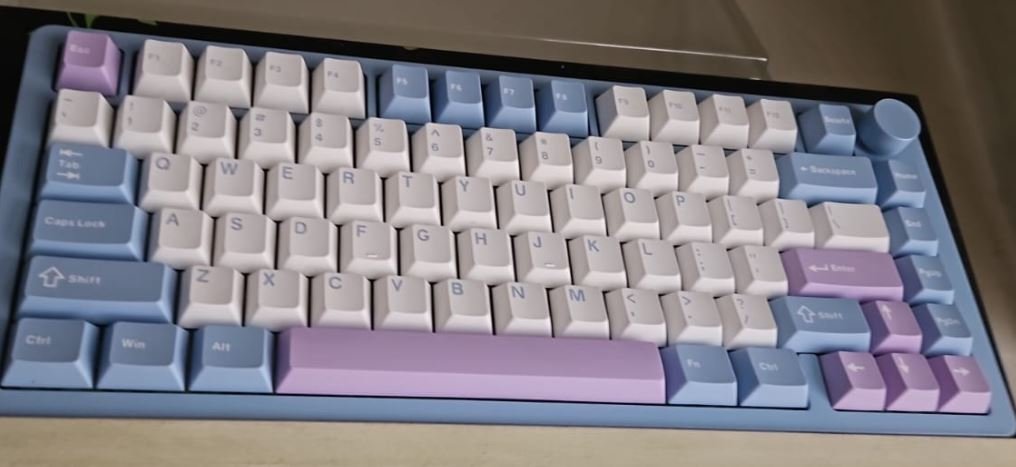 combo teclado, mouse y monitor